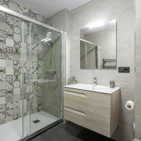 아파트 Stylish With Sea View 네르하